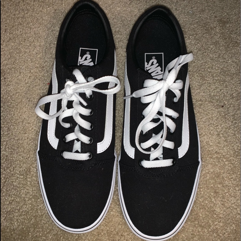 Black lace up vans